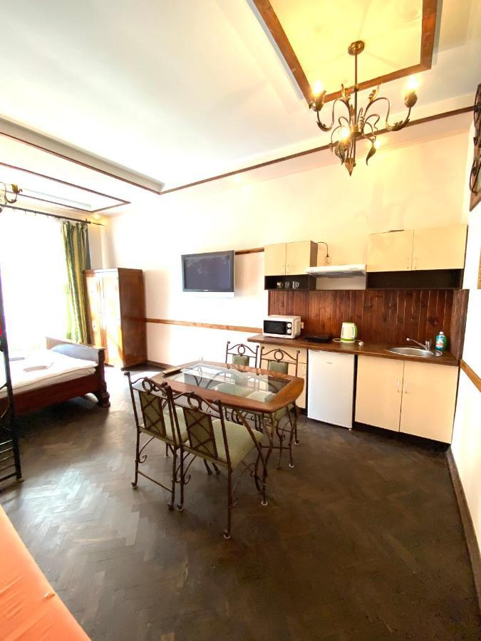 Квартира На Вулиці Лесі Українки 19 Lviv Bagian luar foto